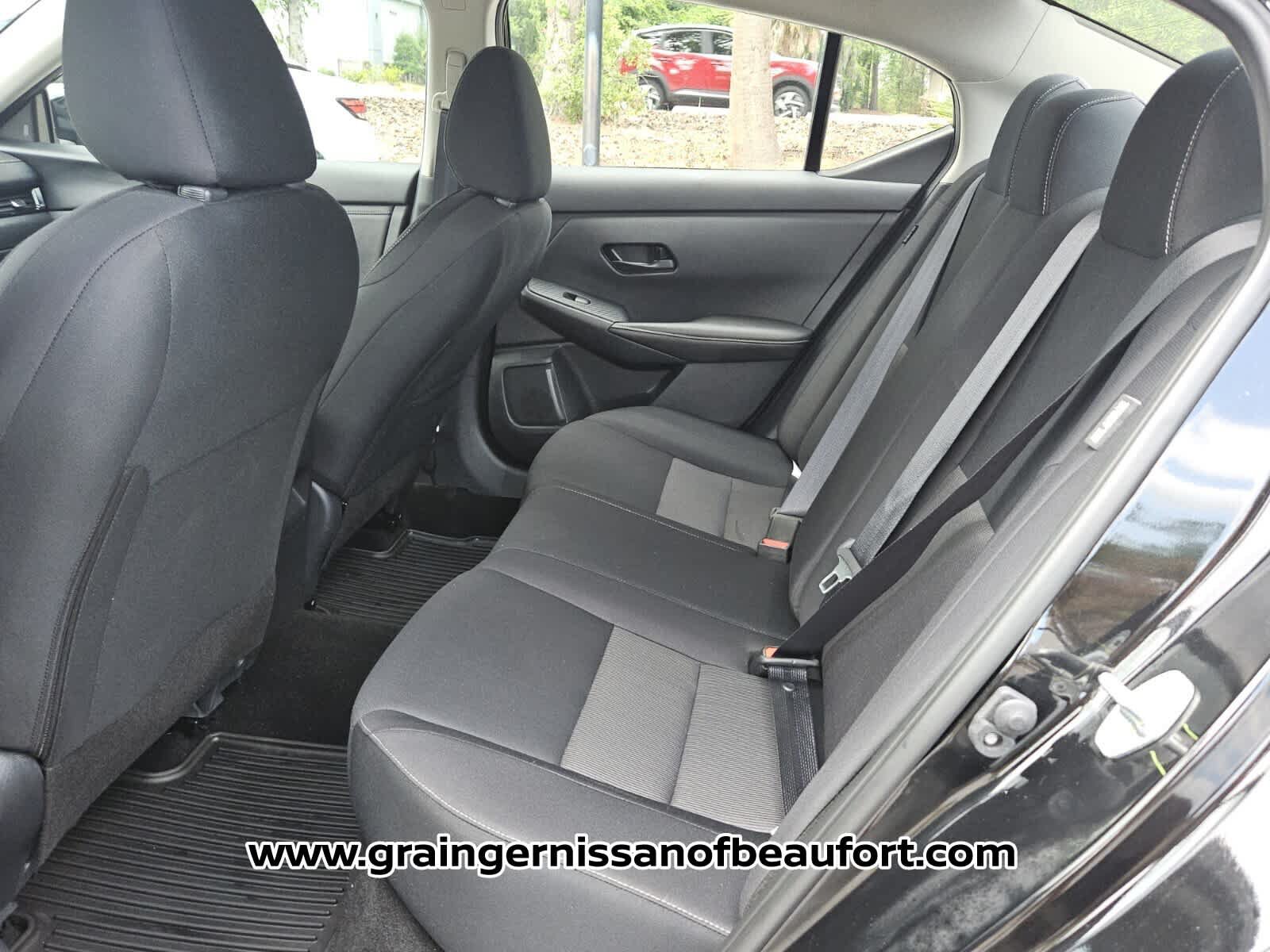 Used 2025 Nissan Sentra SV FWD image 4
