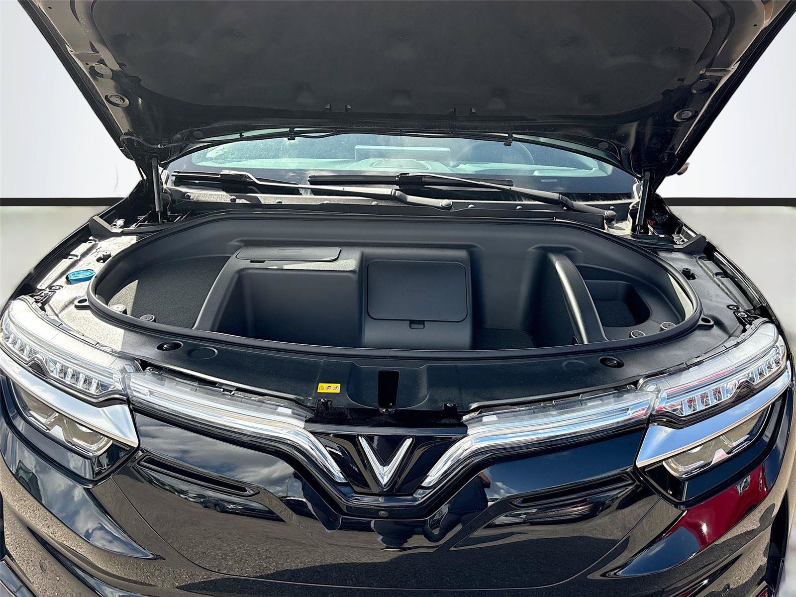 New 2025 VinFast VF 8 Plus AWD/4WD image 29