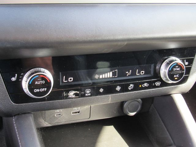 Used 2023 Mitsubishi Outlander SE image 27