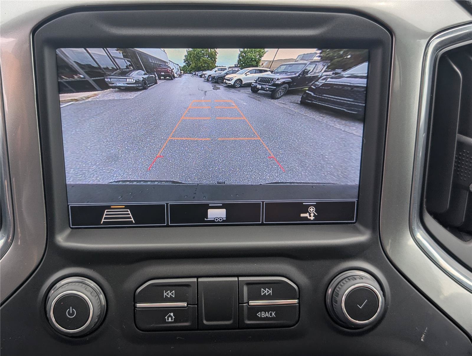 Used 2020 Chevrolet Silverado 1500 LT Trail Boss AWD/4WD image 31