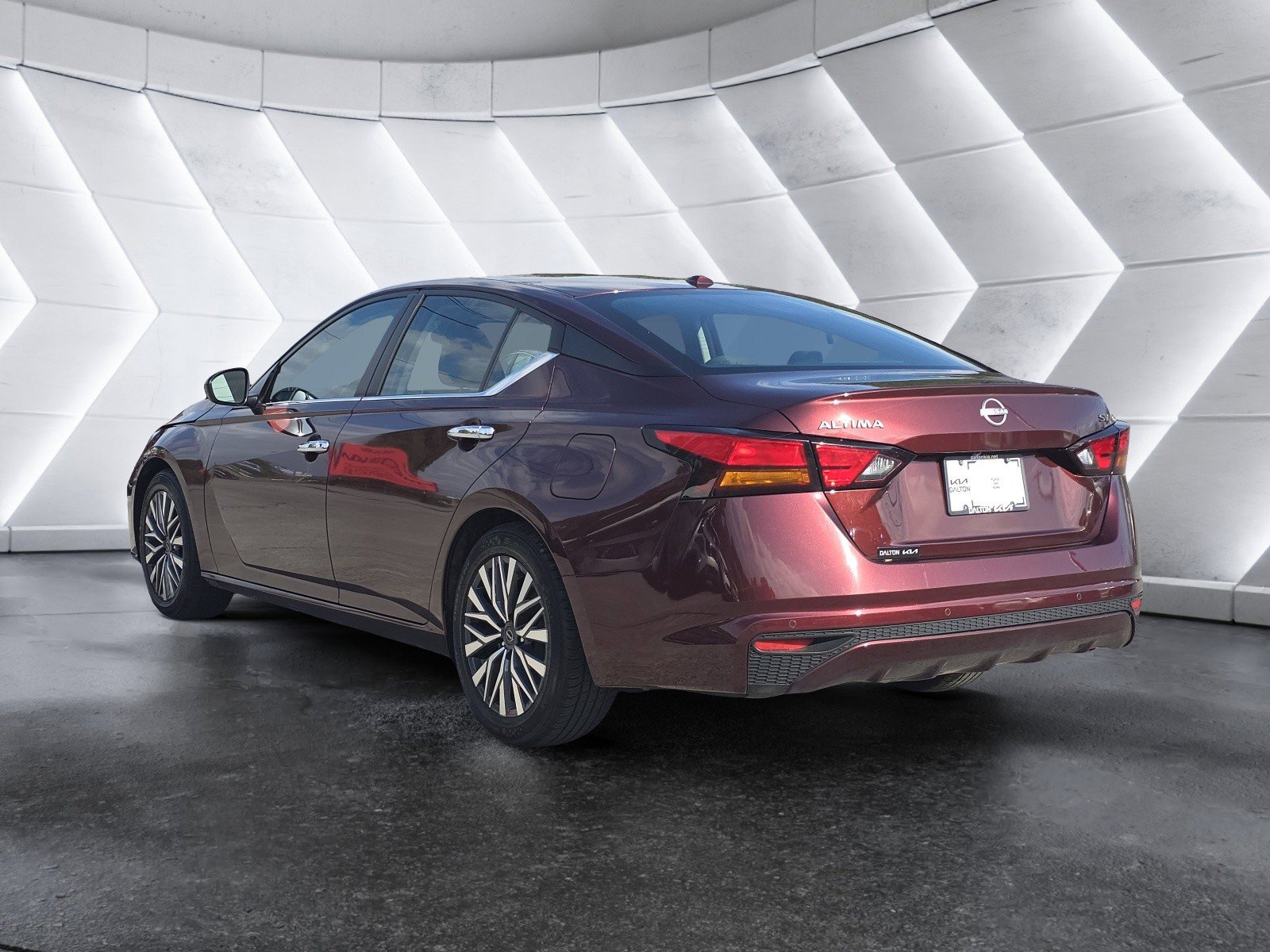 Used 2023 Nissan Altima 2.5 SV image 5