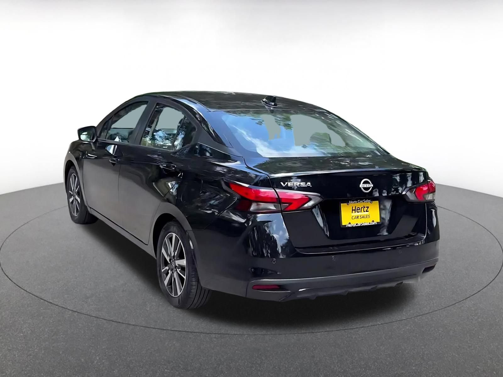 Used 2025 Nissan Versa SV FWD image 10