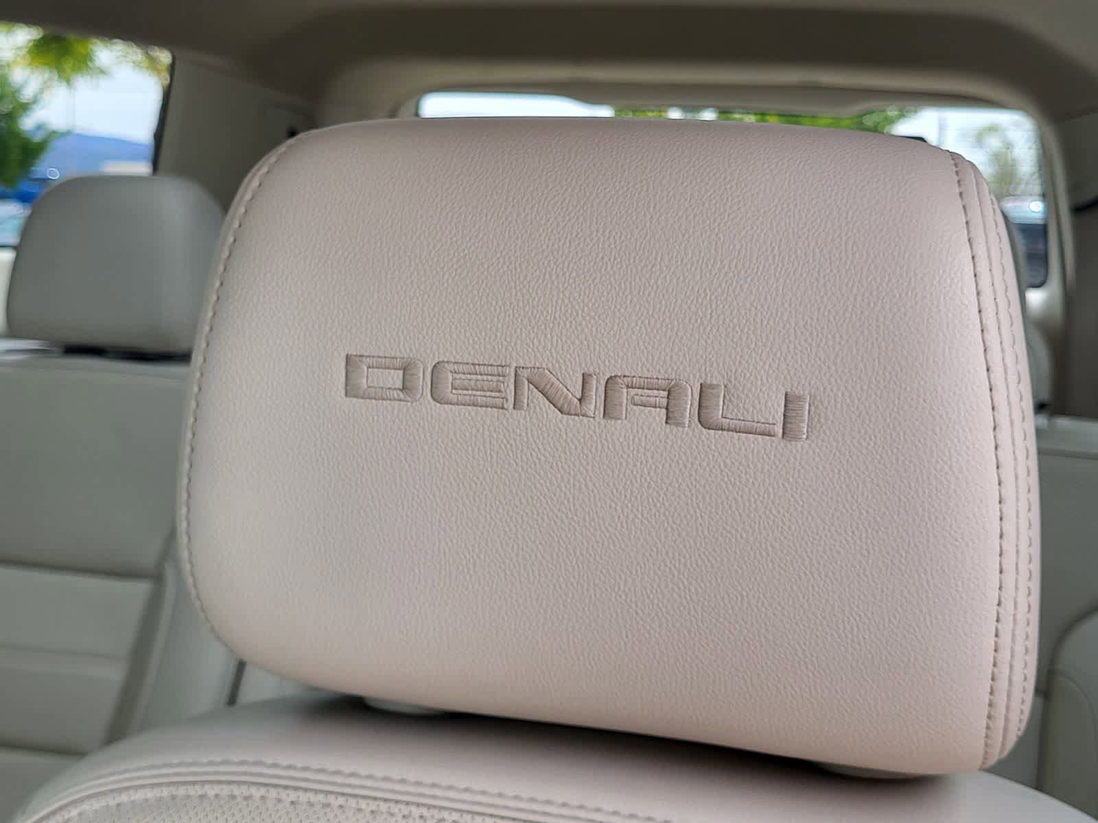 Used 2020 GMC Acadia Denali w/ Technology Package AWD/4WD image 14