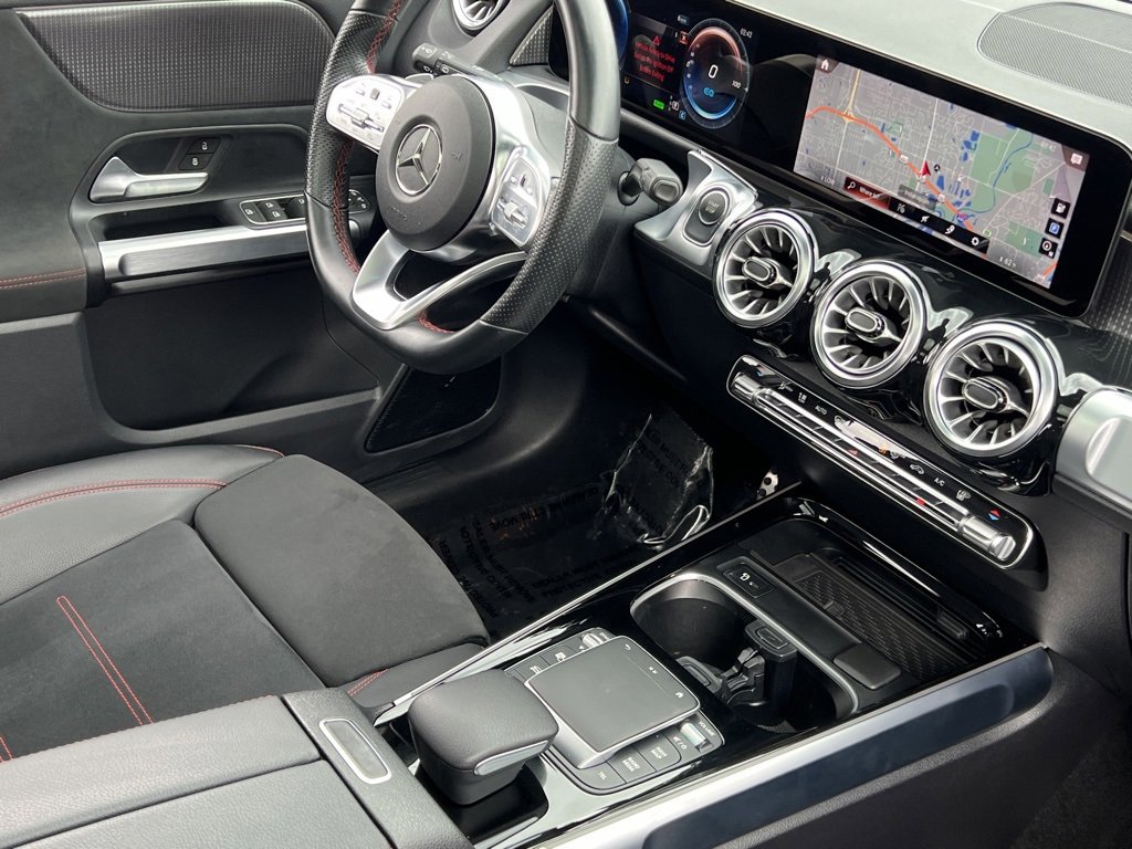Used 2022 Mercedes-Benz EQB 300 4MATIC image 15