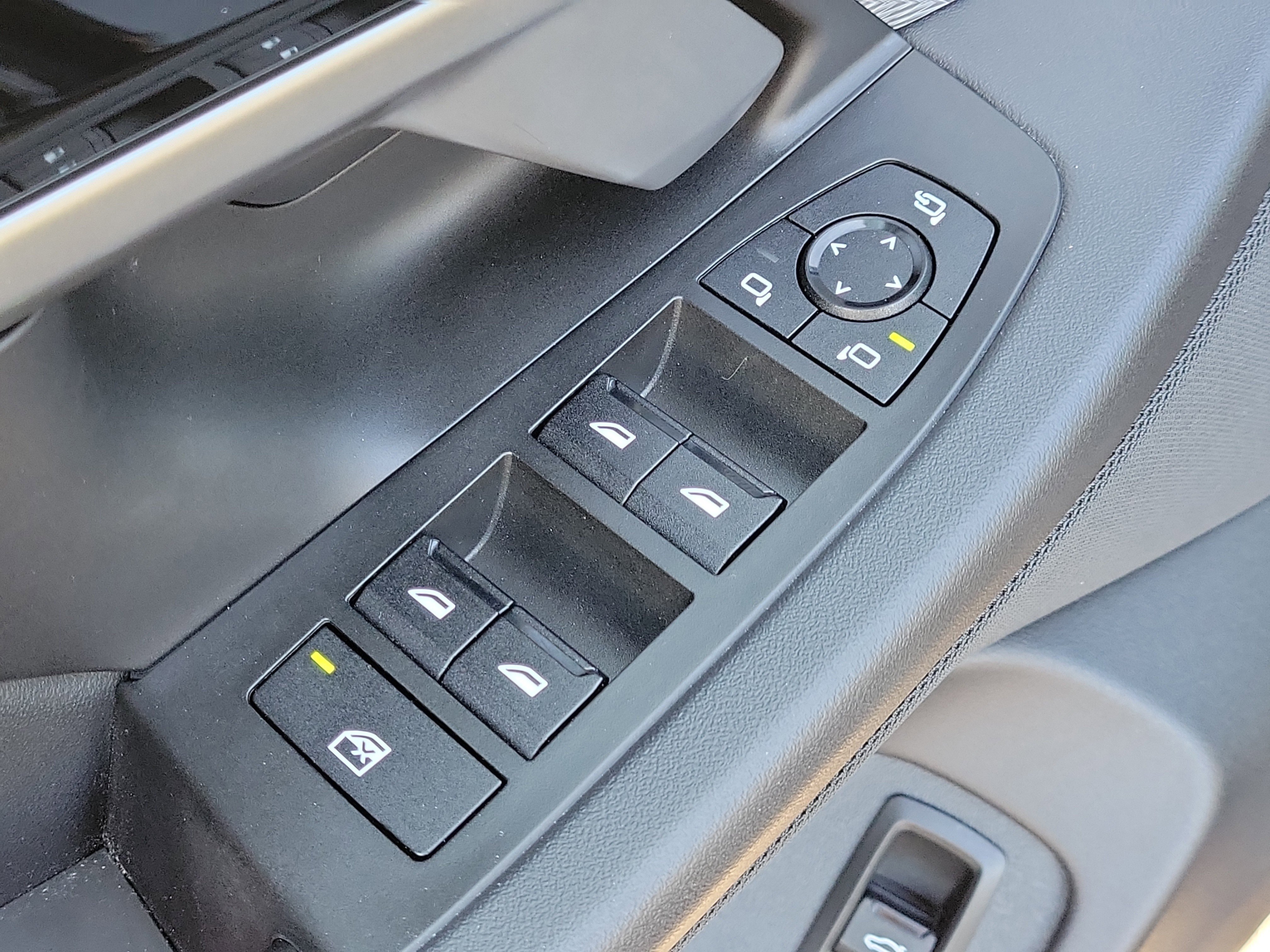 Used 2024 BMW 530i w/ M Sport Package RWD image 20