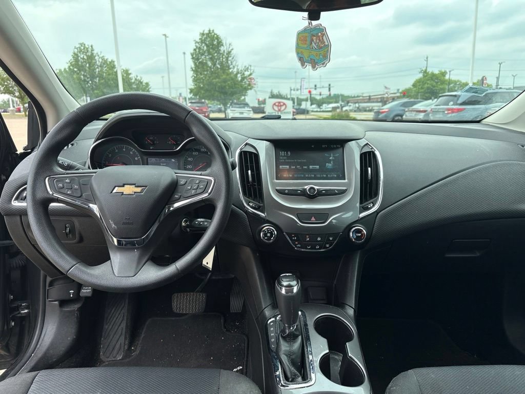 Used 2018 Chevrolet Cruze LT FWD image 20