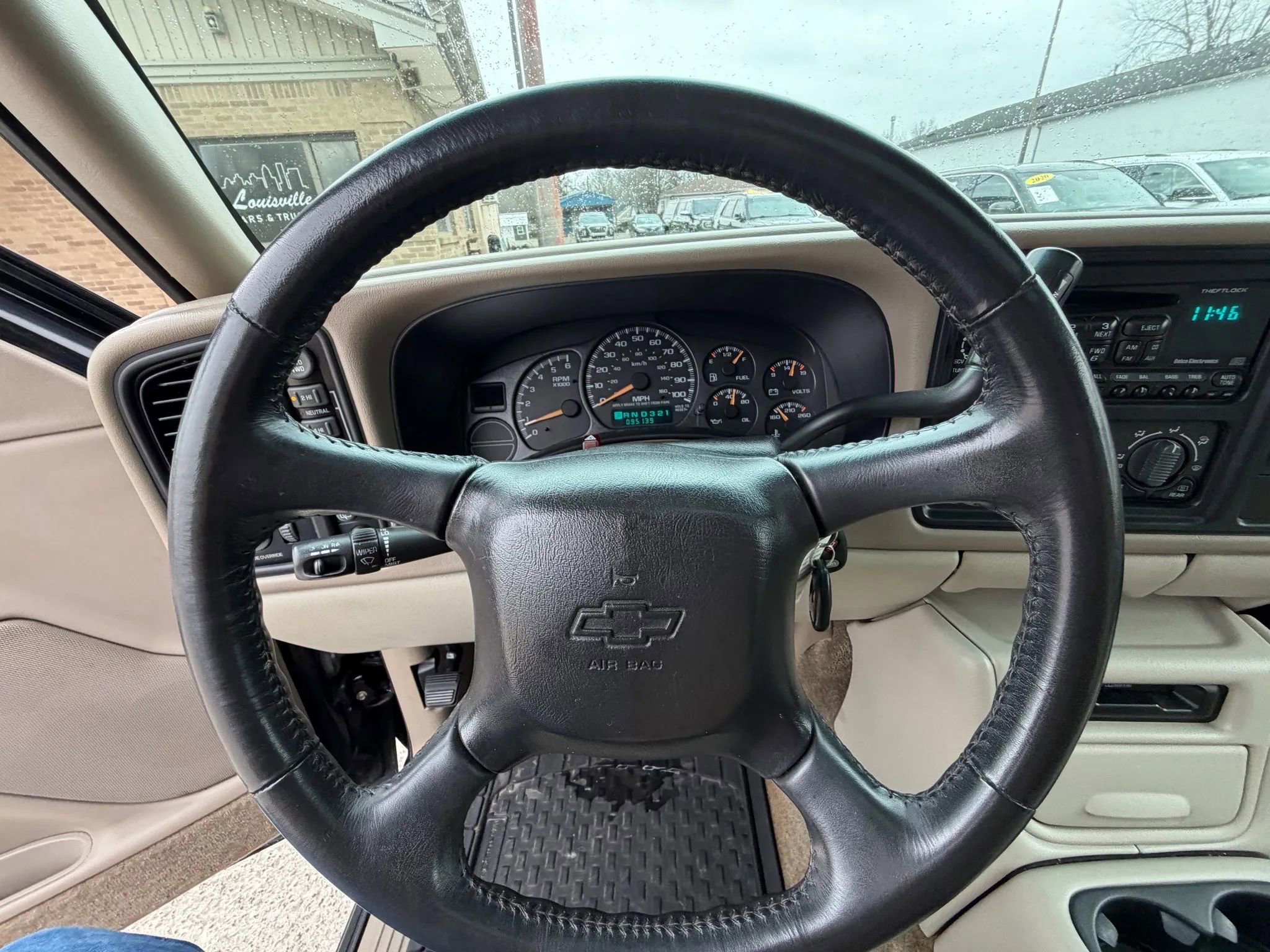 Used 2002 Chevrolet Tahoe LT image 22