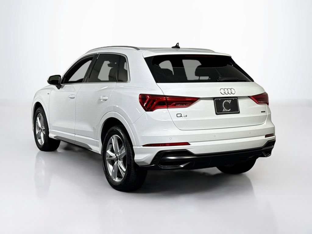 Used 2022 Audi Q3 2.0T Premium w/ Convenience Package AWD/4WD image 3