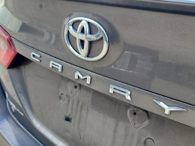 Used 2022 Toyota Camry SE FWD image 7