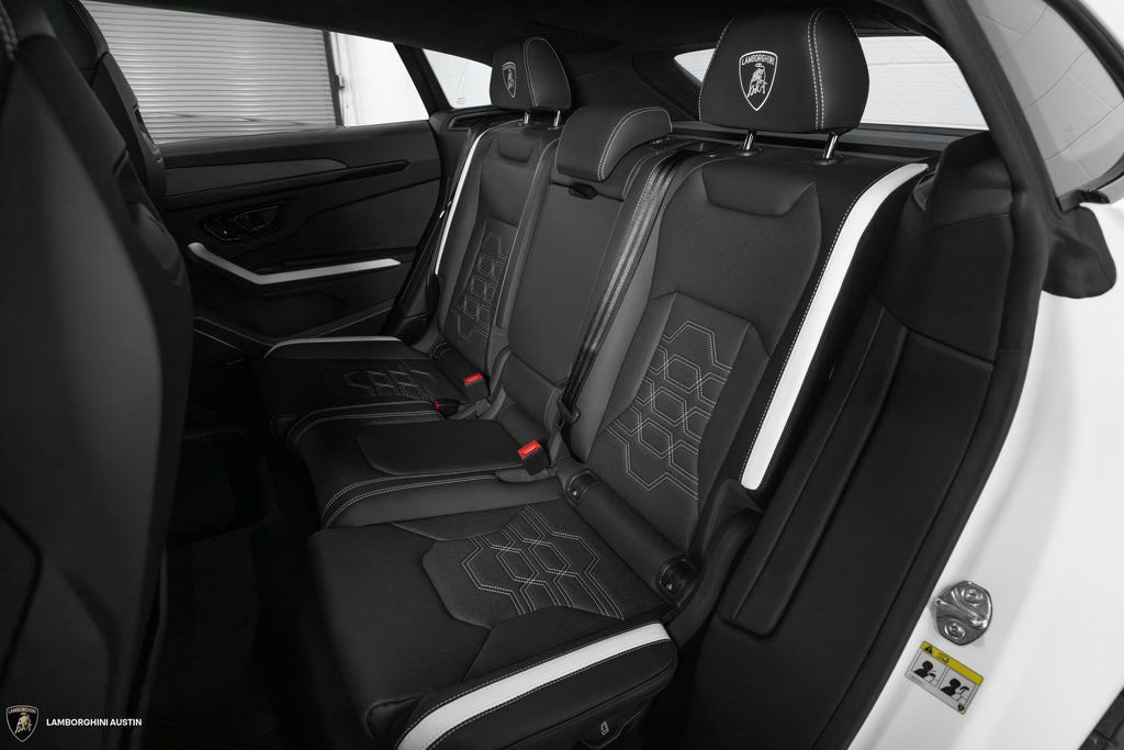 Used 2025 Lamborghini Urus SE image 39