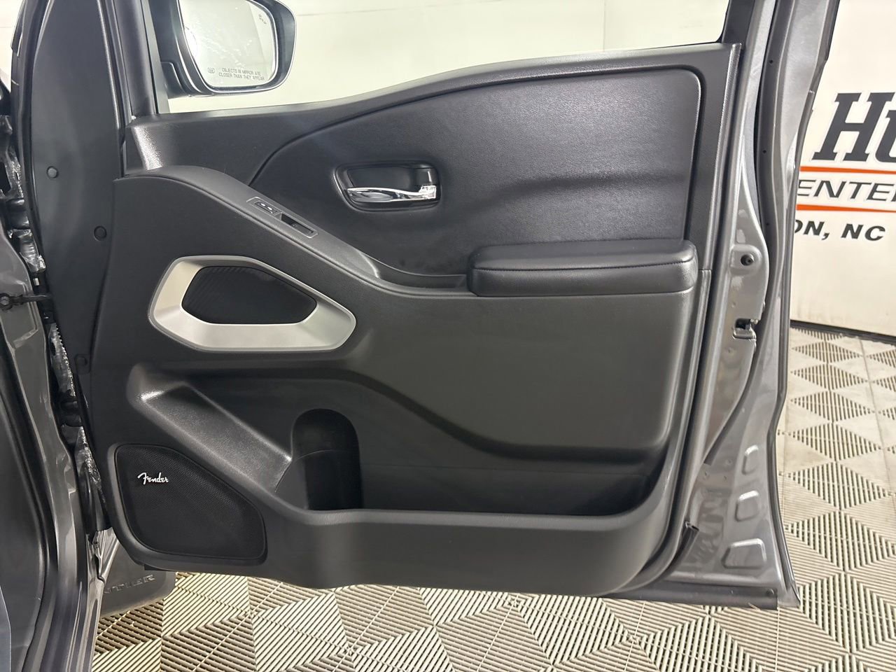 Used 2025 Nissan Frontier SV w/ SV Convenience Package RWD image 25