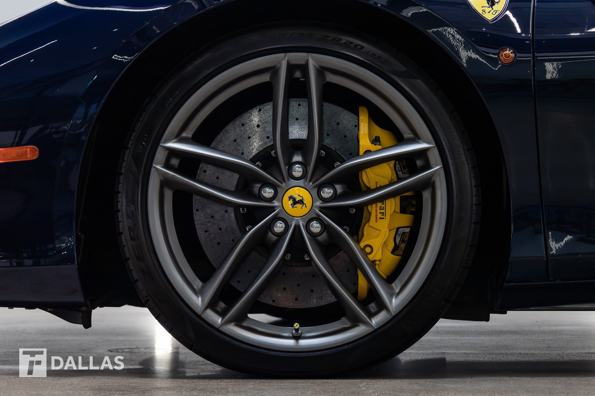 Used 2017 Ferrari 488 GTB RWD image 2