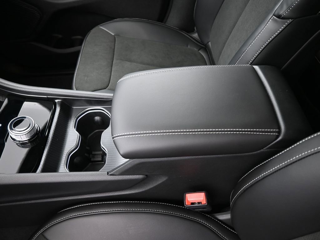 New 2025 Jeep Grand Cherokee Altitude image 31