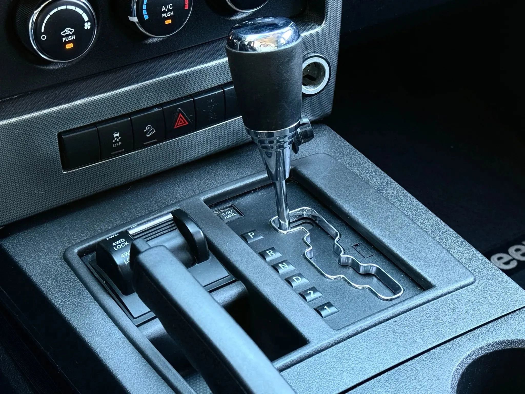 Used 2011 Jeep Liberty Sport image 26