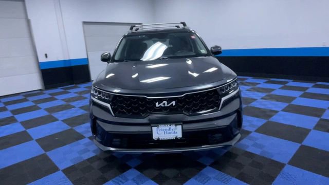 Used 2022 Kia Sorento EX w/ Panoramic Sunroof Package AWD/4WD image 3