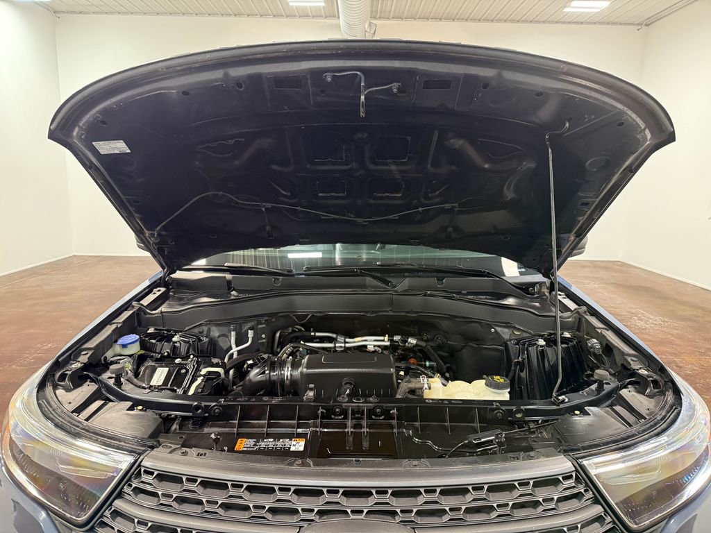 Used 2021 Ford Explorer XLT w/ Equipment Group 202A image 21