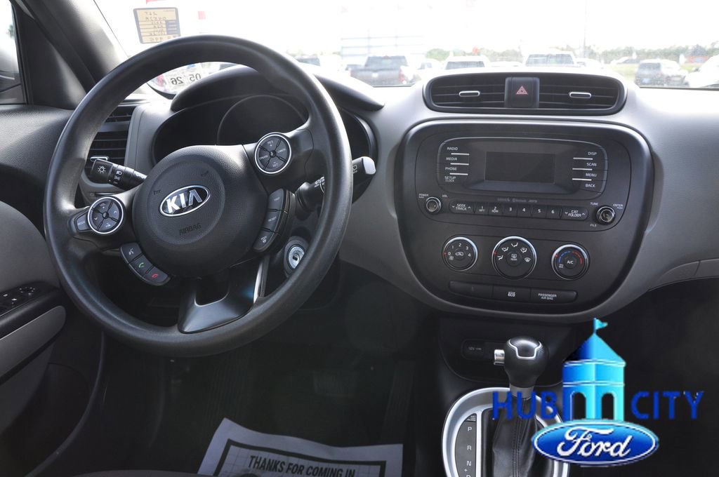 Used 2016 Kia Soul FWD image 19