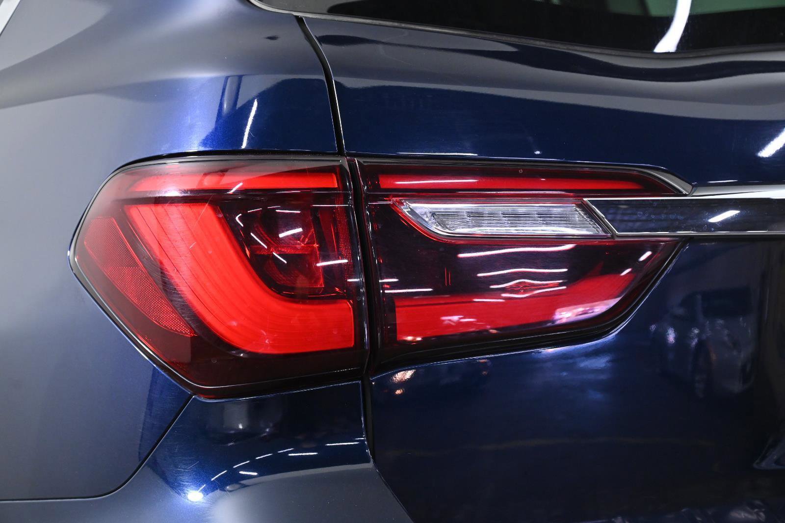 Used 2018 INFINITI QX80 image 6