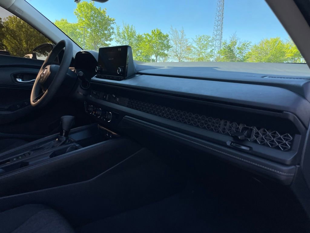 Certified 2025 Honda Accord LX image 33