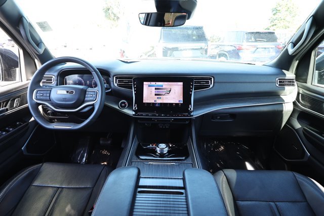 Used 2024 Jeep Wagoneer L Series II RWD image 33