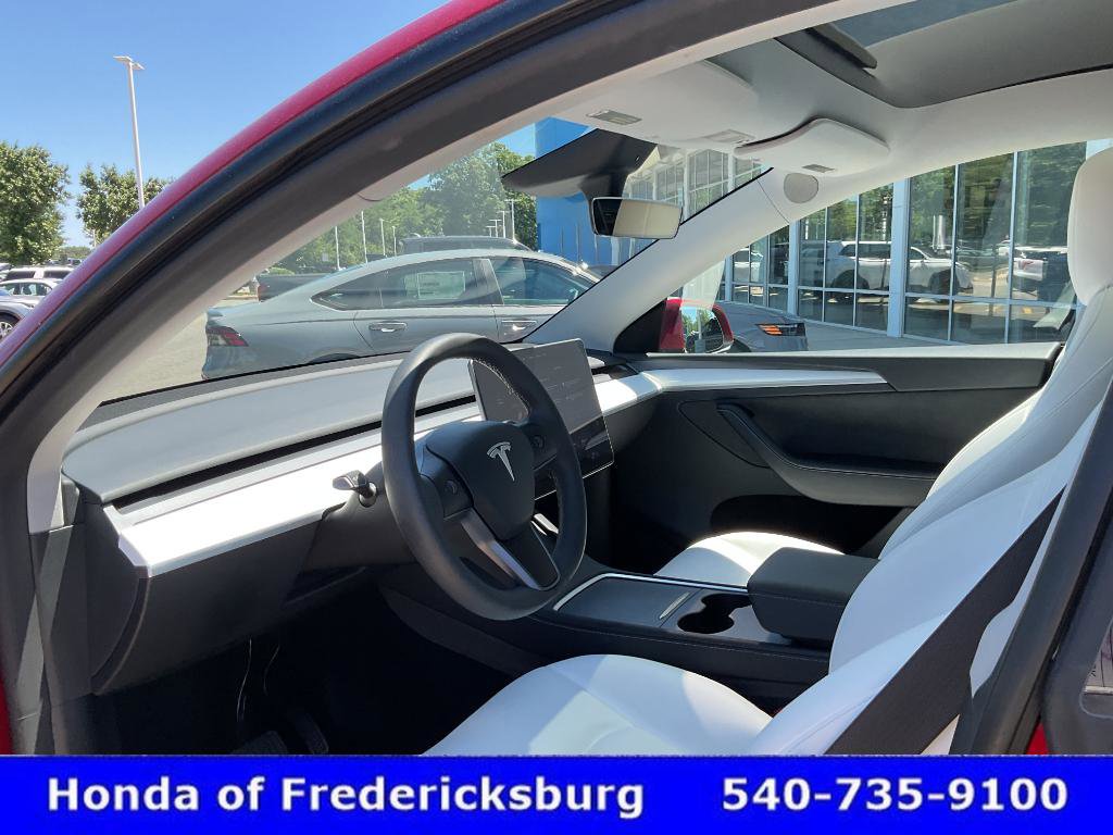 Used 2025 Tesla Model Y Long Range AWD/4WD image 36