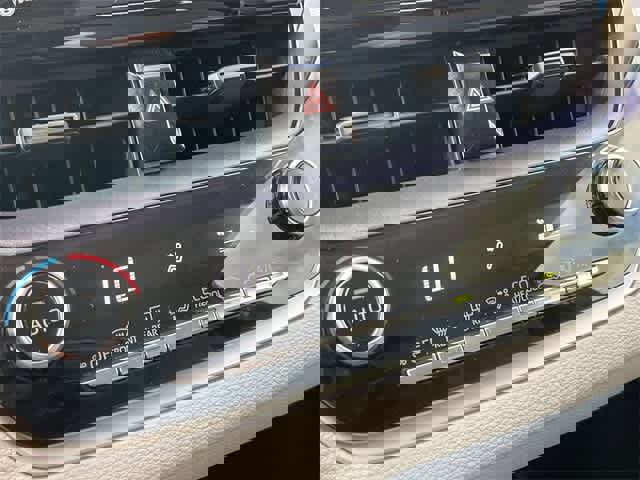 Used 2022 Toyota Corolla LE image 22