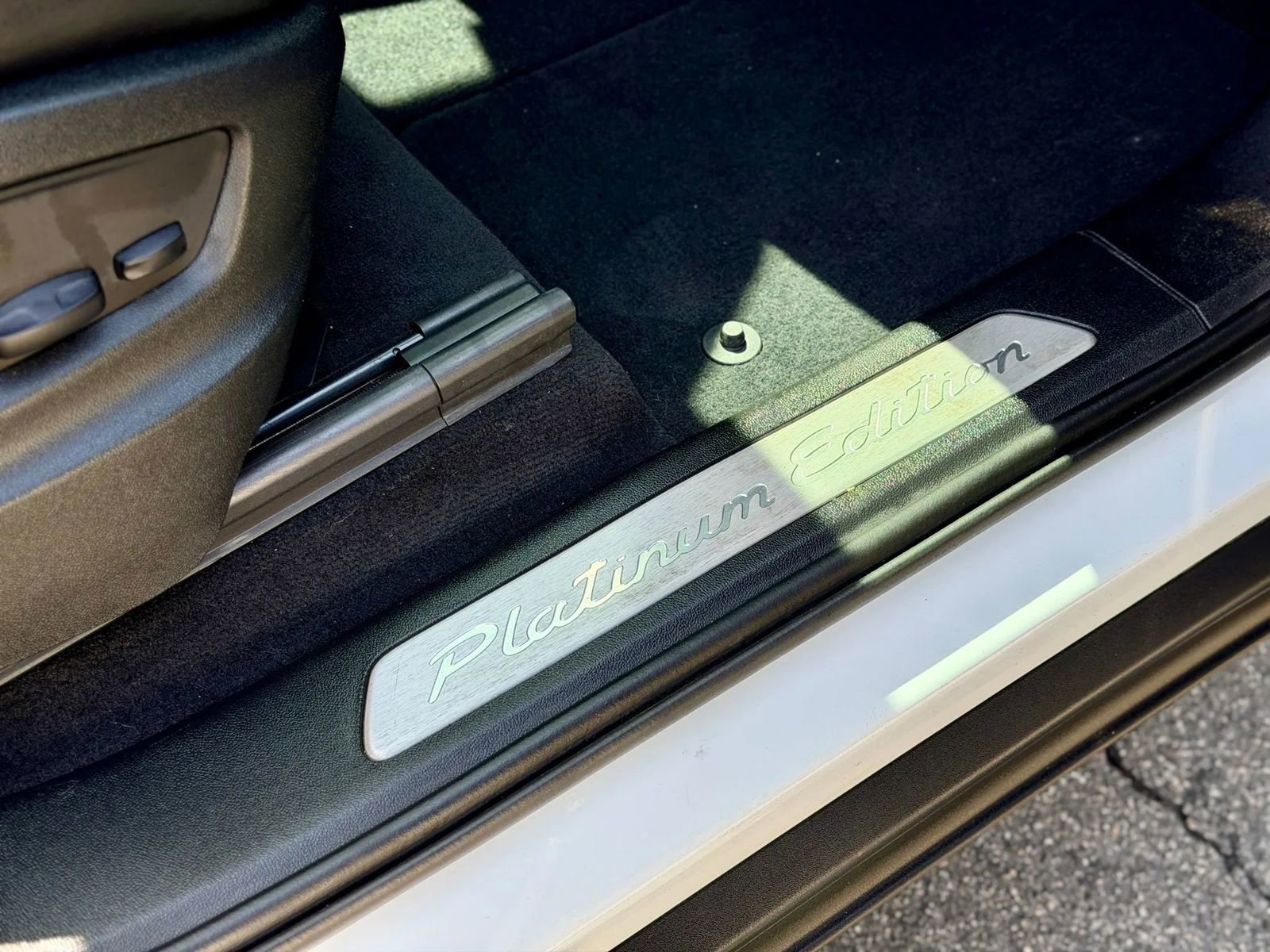 Used 2022 Porsche Cayenne Platinum Edition w/ Premium Package Plus AWD/4WD image 23