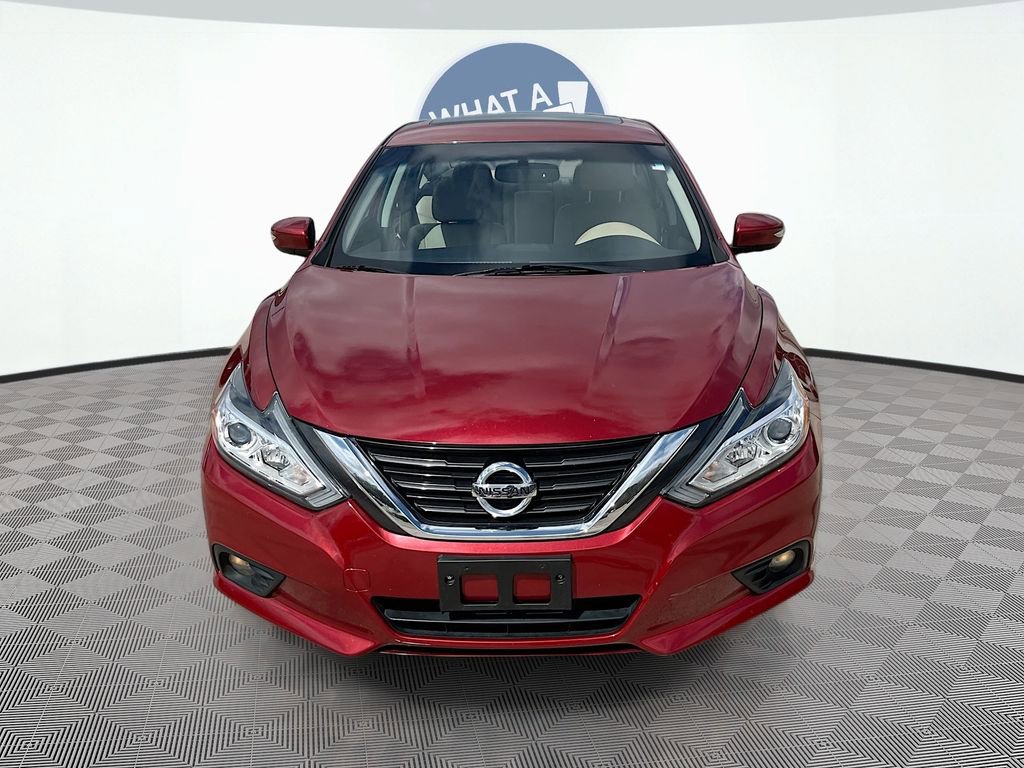 Used 2017 Nissan Altima 2.5 SL w/ Moonroof Package image 2