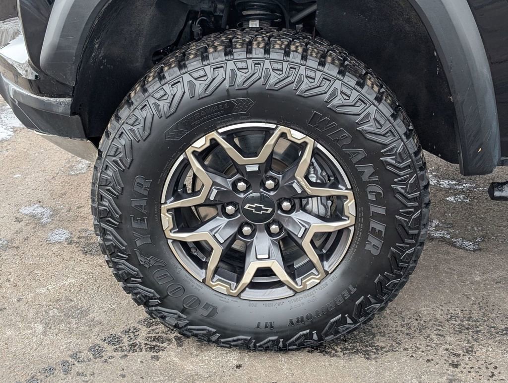 Used 2024 Chevrolet Colorado ZR2 w/ Technology Package image 14
