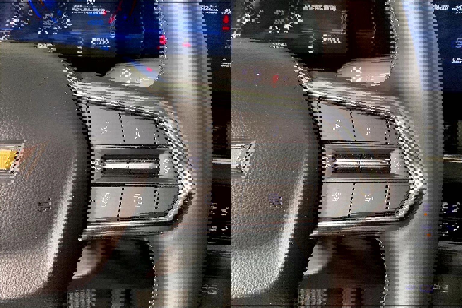 Used 2025 Chevrolet Equinox LT image 19