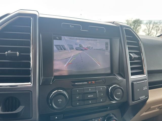 Used 2015 Ford F150 XLT w/ Equipment Group 302A Luxury image 4