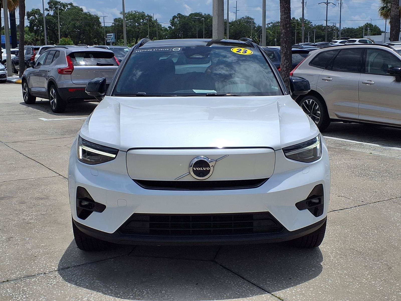 Certified 2023 Volvo XC40 Recharge Ultimate w/ Protection Package Premier AWD/4WD image 2