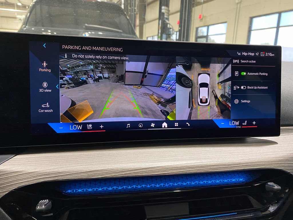 Used 2025 BMW i4 xDrive40i AWD/4WD image 6