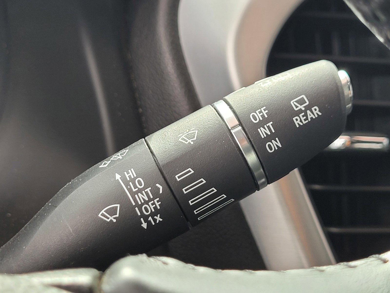 Used 2019 GMC Acadia SLE w/ Driver Alert Package I image 38