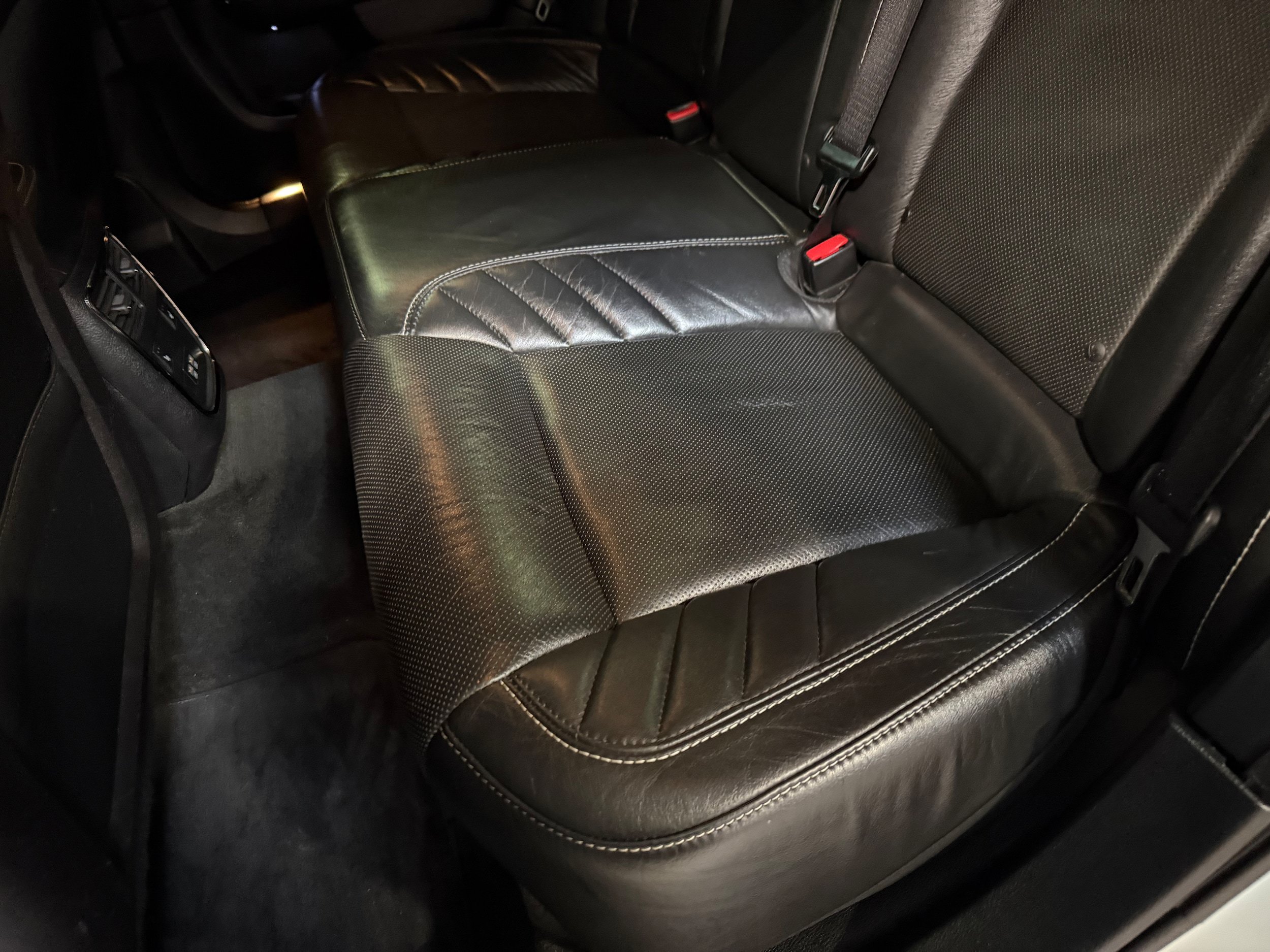 Used 2016 Dodge Charger SRT Hellcat w/ Harman/Kardon Audio Group RWD image 28