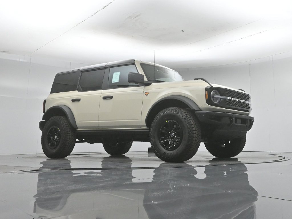 New 2026 Ford Bronco Badlands w/ Wildtrak Package AWD/4WD image 3