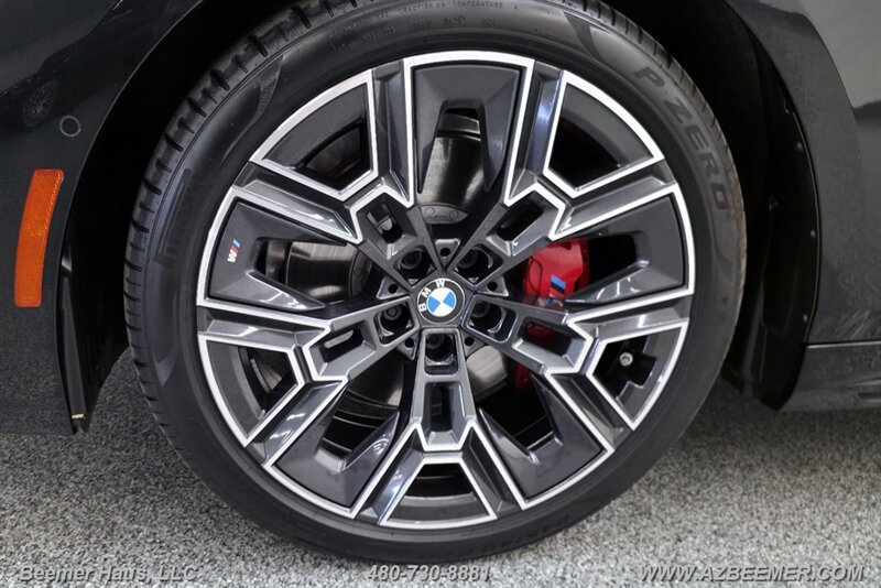 Used 2026 BMW 530i w/ M Sport Package RWD image 16