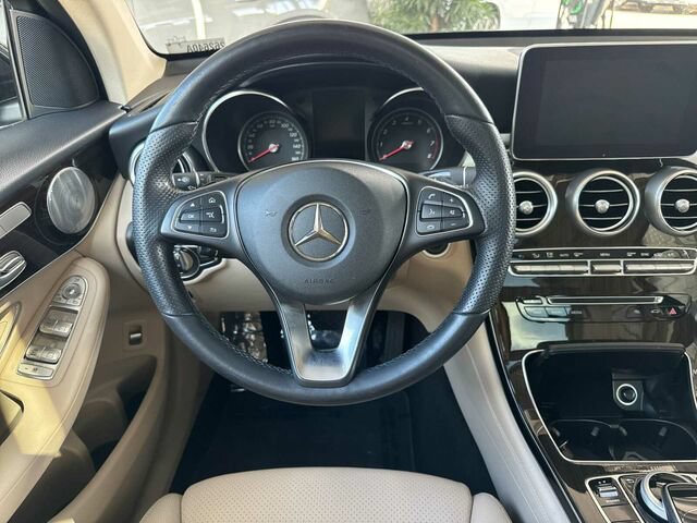 Used 2019 Mercedes-Benz GLC 300 4MATIC image 16