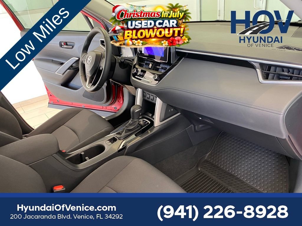 Used 2024 Toyota Corolla Cross LE w/ Moonroof Package FWD image 29