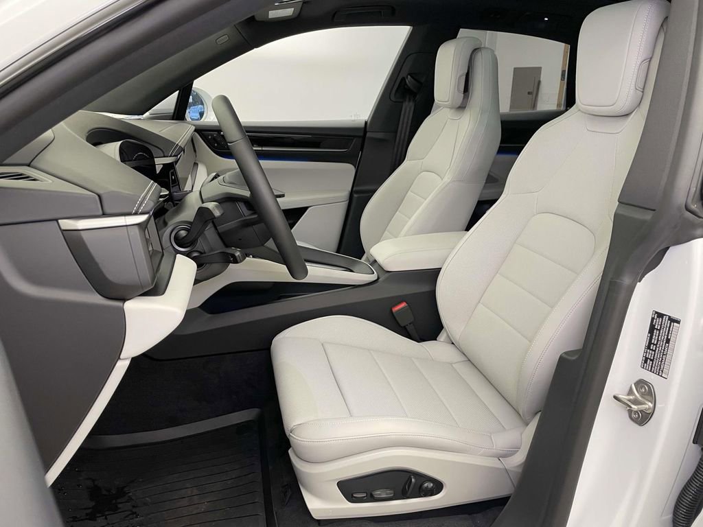 New 2025 Porsche Macan 4S Electric image 5