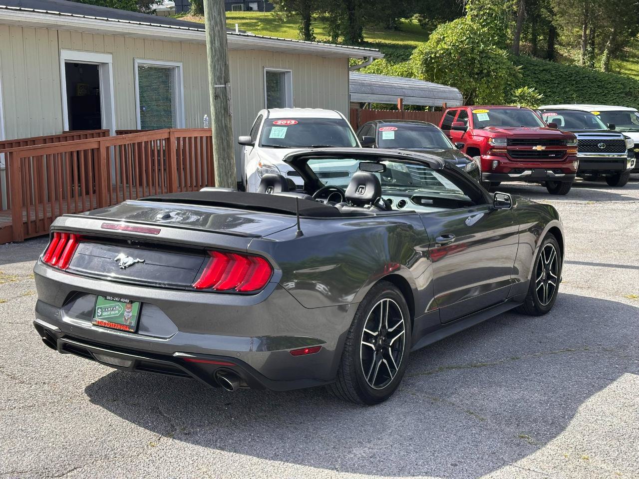 Used 2018 Ford Mustang Premium RWD image 5