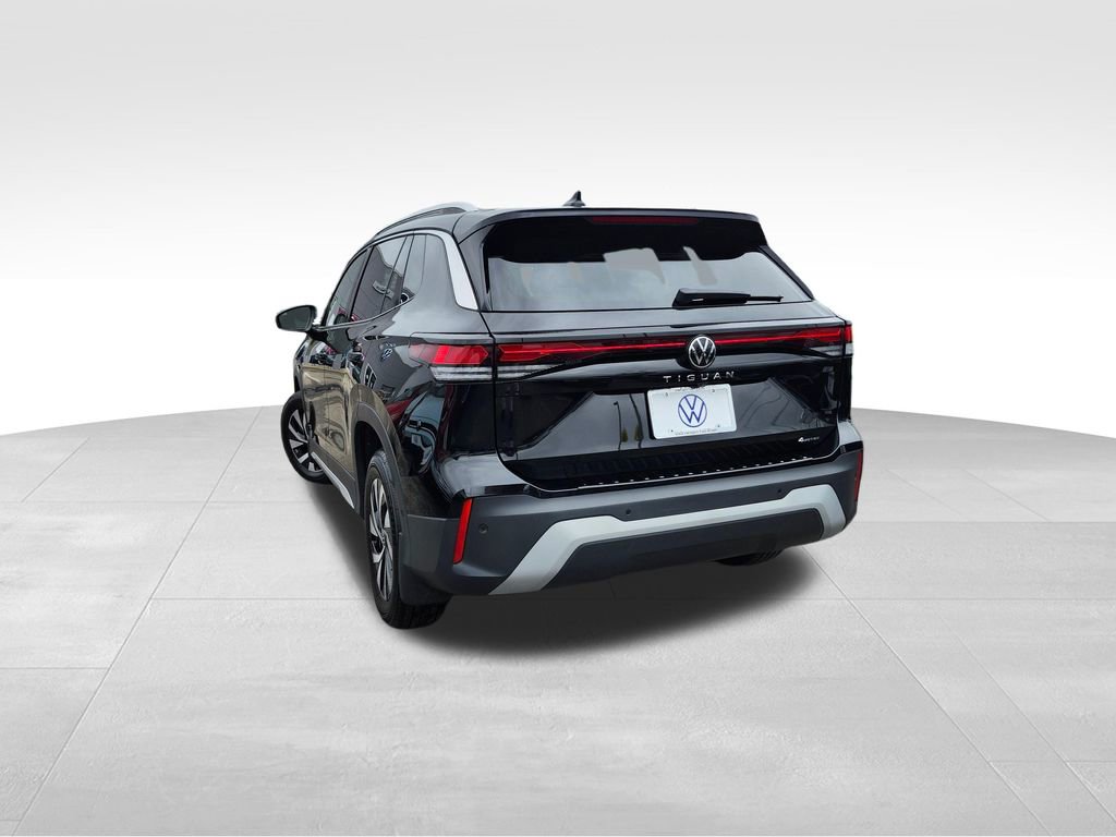 Certified 2025 Volkswagen Tiguan S AWD/4WD image 3