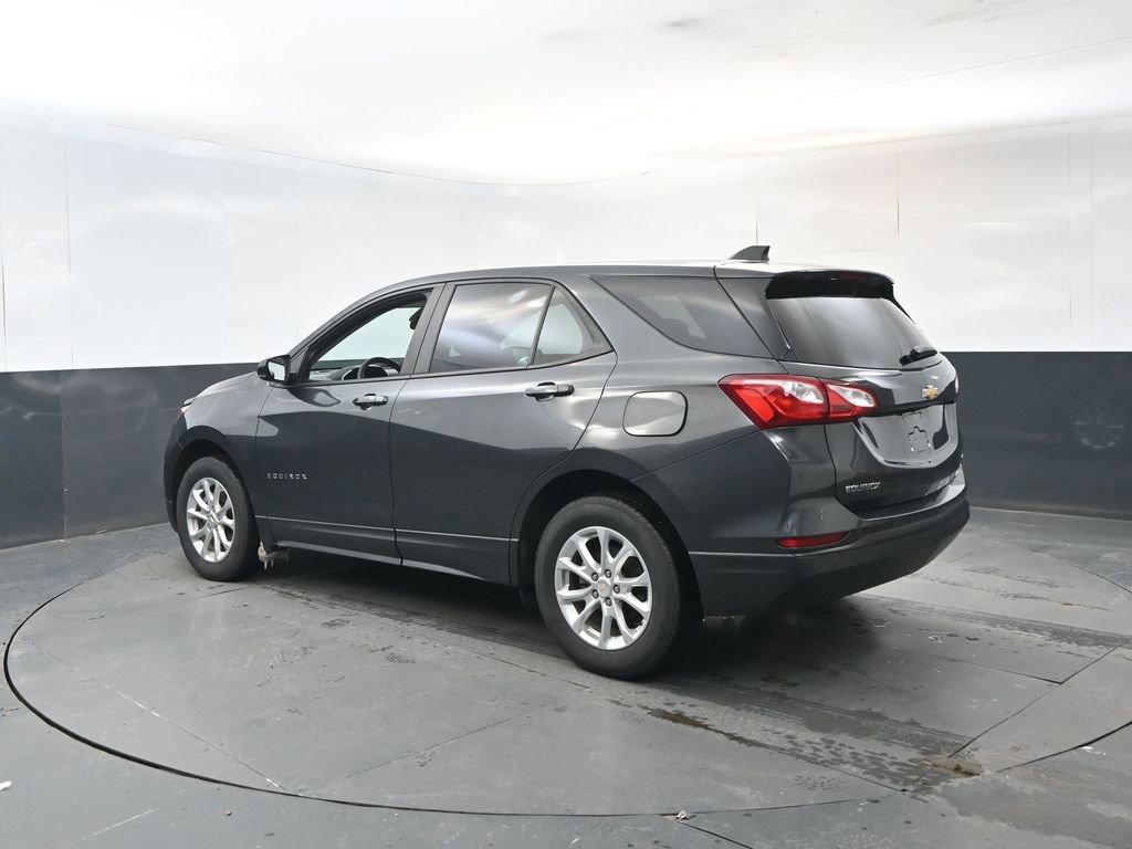 Used 2021 Chevrolet Equinox LS w/ LS Convenience Package image 3