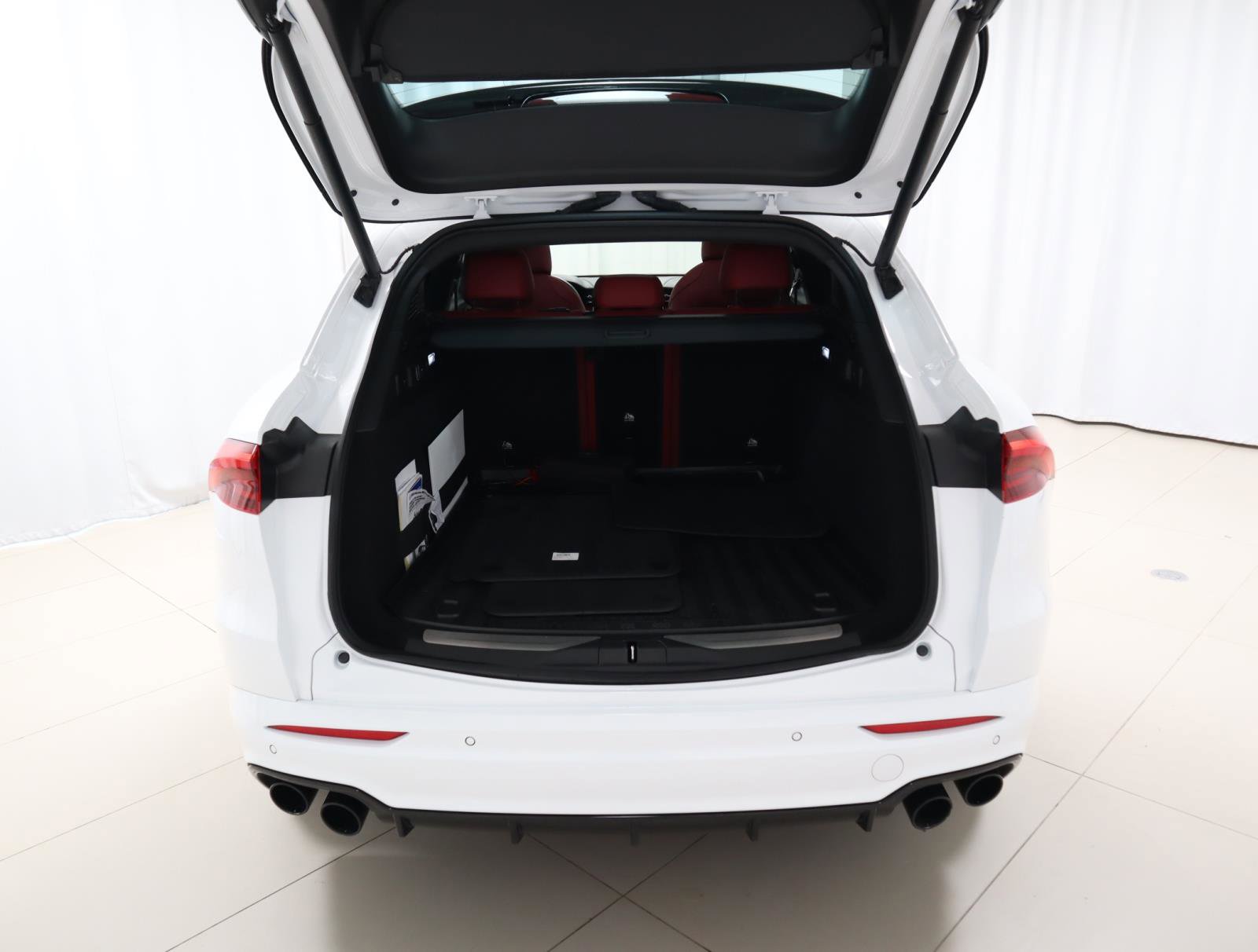 Used 2023 Maserati Grecale Modena image 12