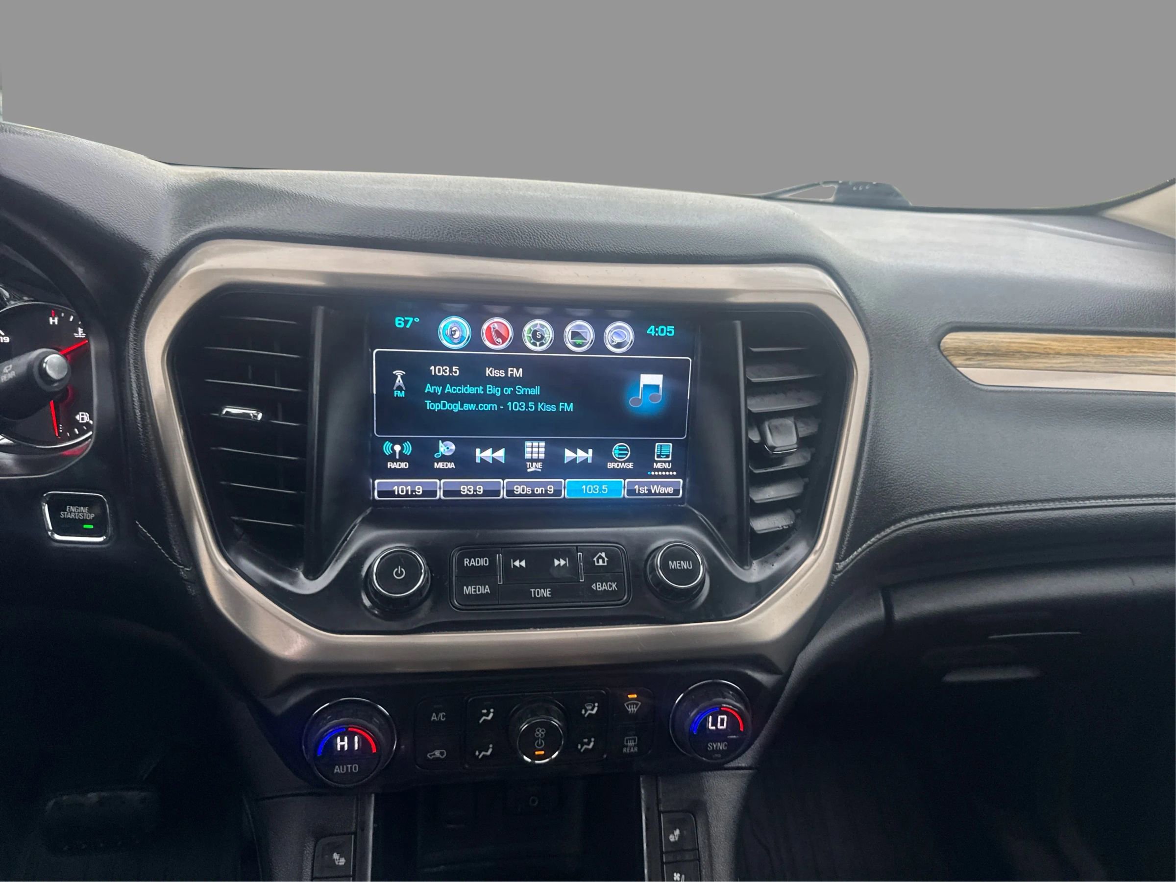 Used 2018 GMC Acadia Denali w/ Technology Package AWD/4WD image 16