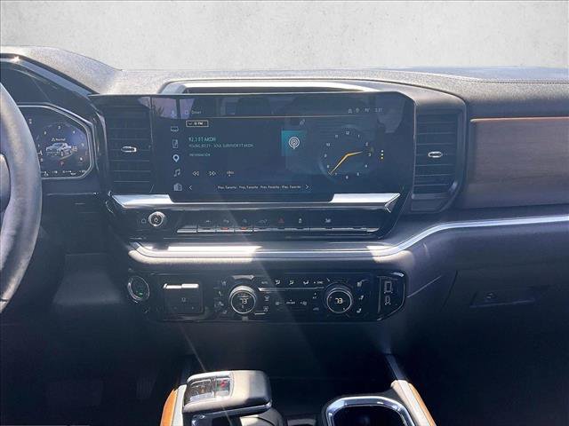Certified 2026 Chevrolet Silverado 1500 High Country AWD/4WD image 8