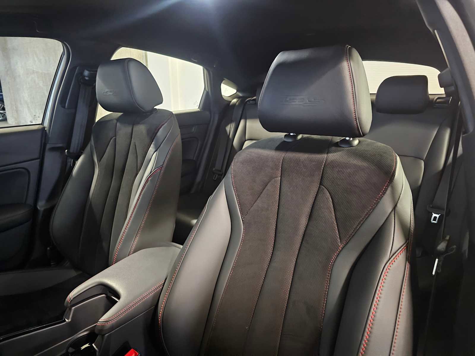 Used 2025 Acura Integra Type S image 32