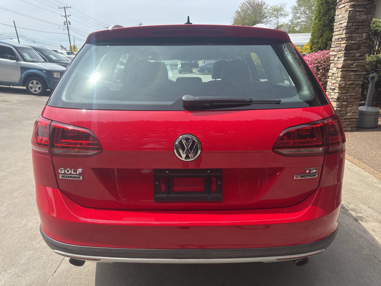 Used 2017 Volkswagen Golf Alltrack S AWD/4WD image 4