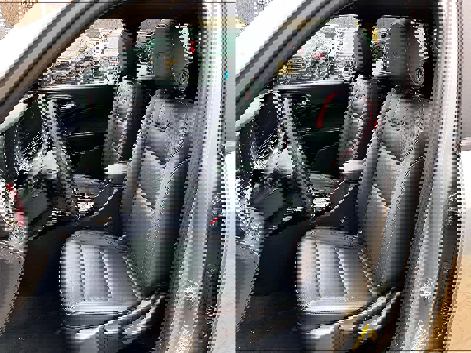 Used 2024 Chevrolet Trax RS w/ Sunroof Package image 10