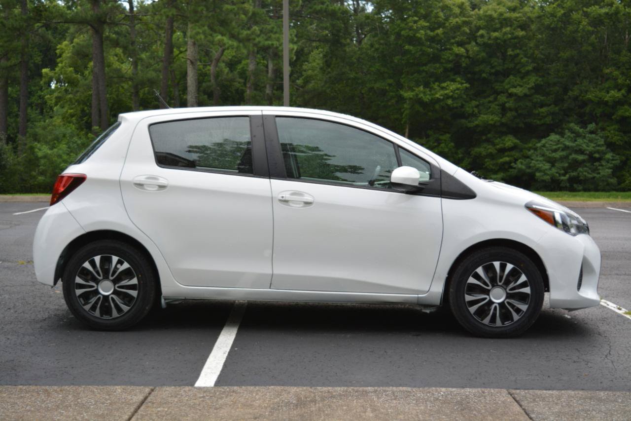 Used 2016 Toyota Yaris L FWD image 4